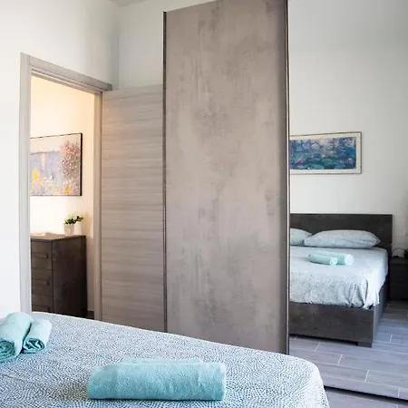 Apartment Gray Pearl - Modern In City Center Arona