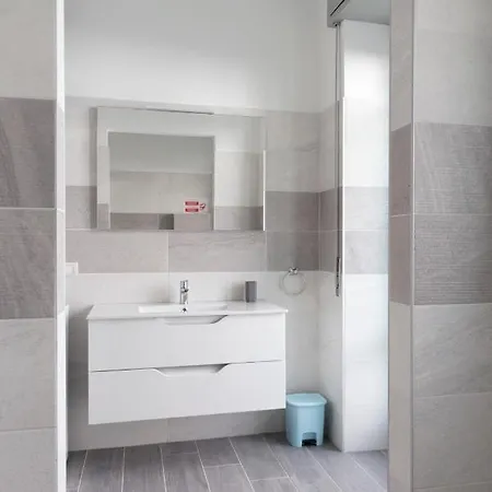Gray Pearl - Modern In City Center Arona
