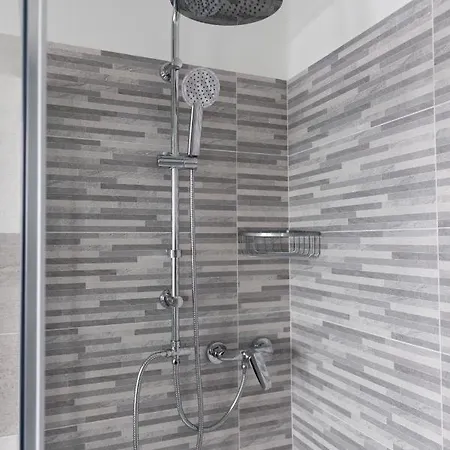 Gray Pearl - Modern In City Center Arona